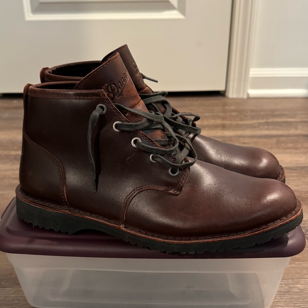 Danner Men’s Wolf Creek Chukka Boot Size 9